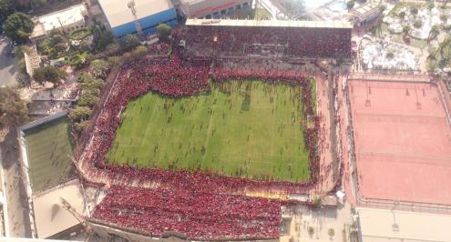 تحطم جزء من مدرجات التتش.. الغاء المران .. وإصابات بين الجماهير